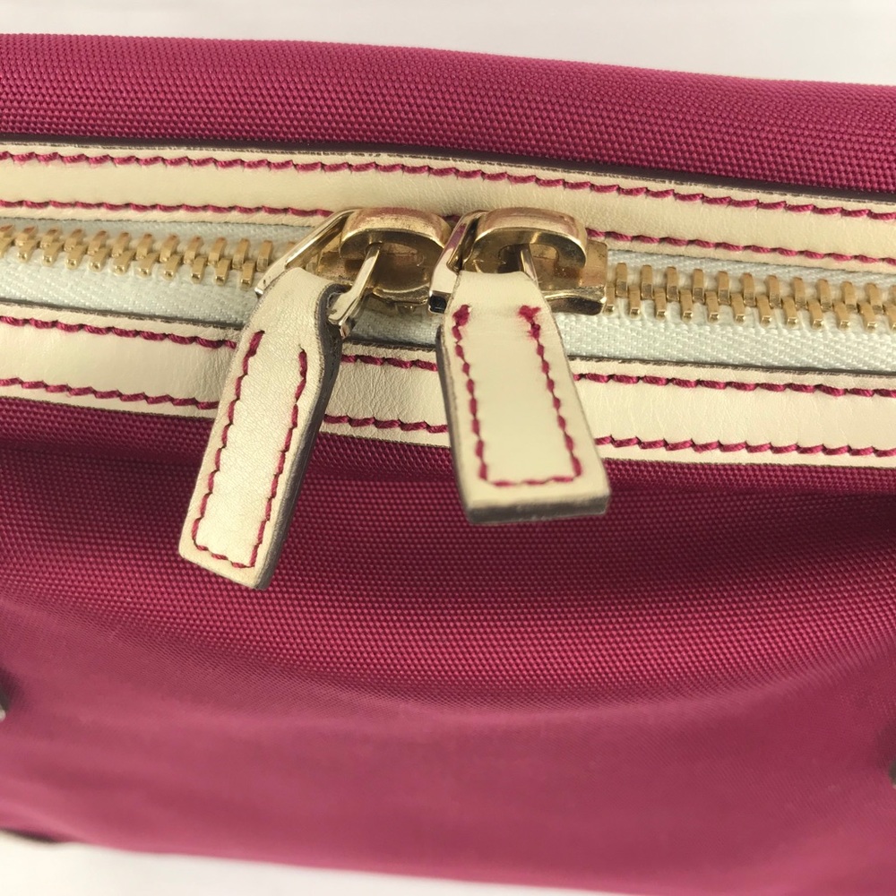 💕Rare 💕Gucci zipper purse - Picture 6 of 12